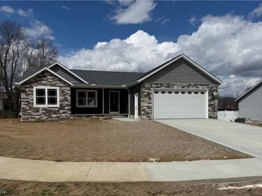 2639 Squirrel Hollow Street NE, Canton, OH 44704