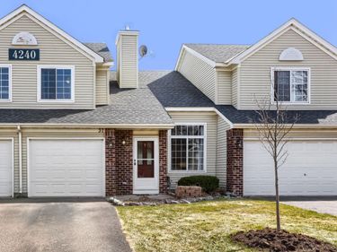 4240 Merrimac Lane N, Unit 37, Plymouth, MN 55446