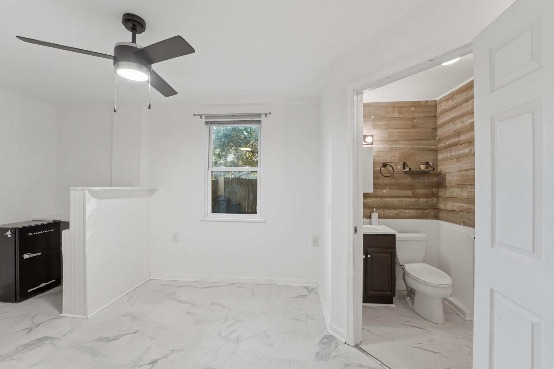 1749 Lady Ashley Street Photo 24