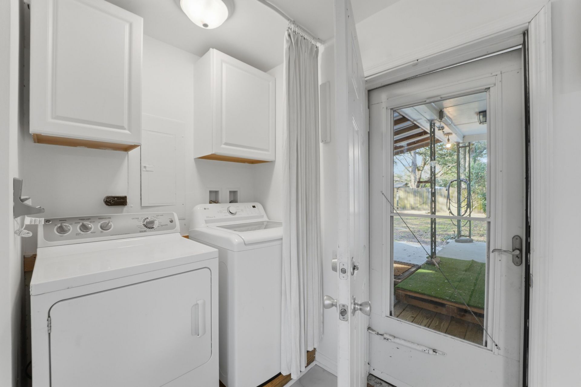 1749 Lady Ashley Street Photo 27