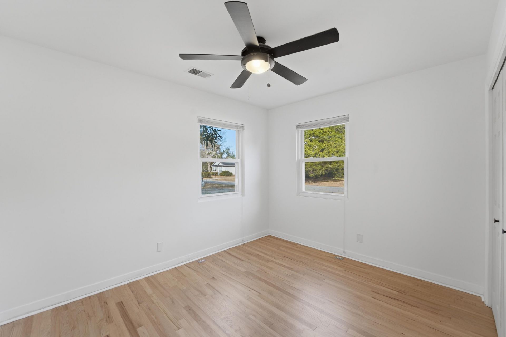 1749 Lady Ashley Street Photo 38