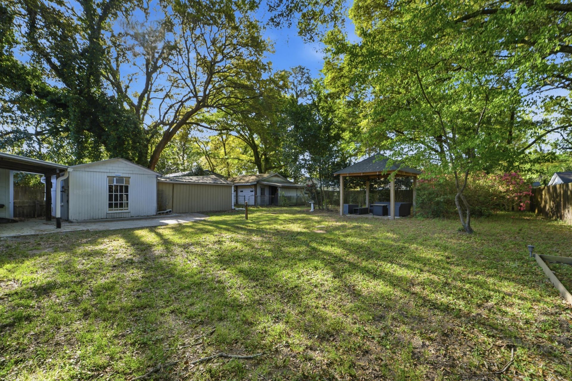 1749 Lady Ashley Street Photo 41