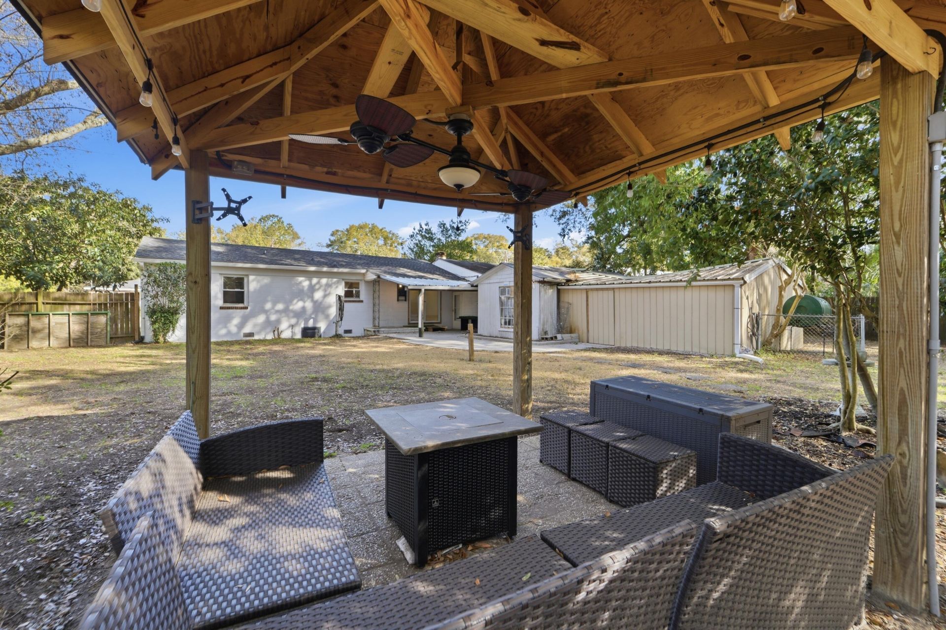 1749 Lady Ashley Street Photo 43