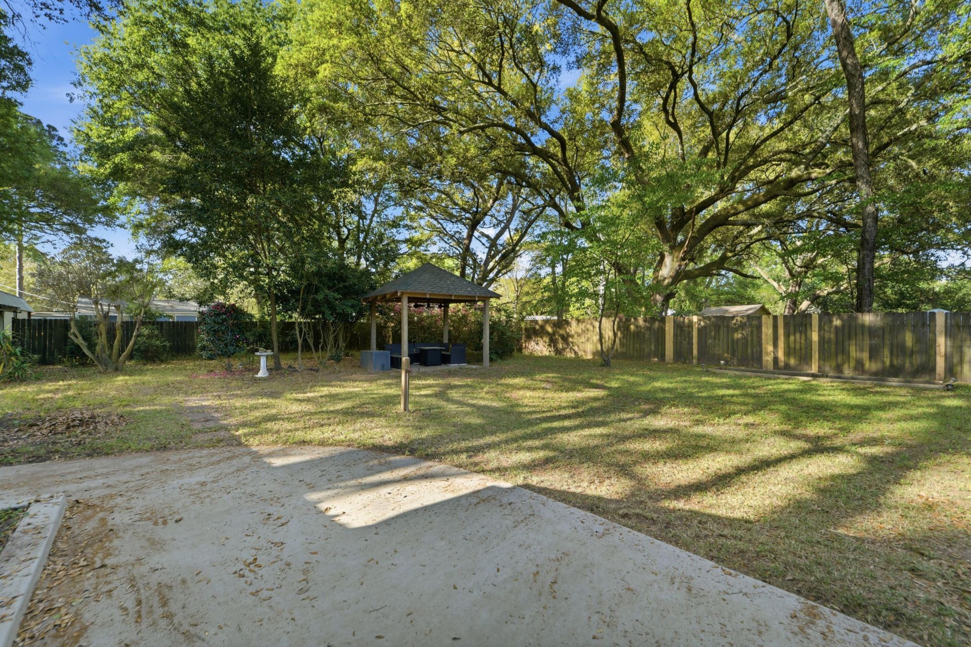 1749 Lady Ashley Street Photo 5