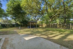 1749 Lady Ashley Street photo 4