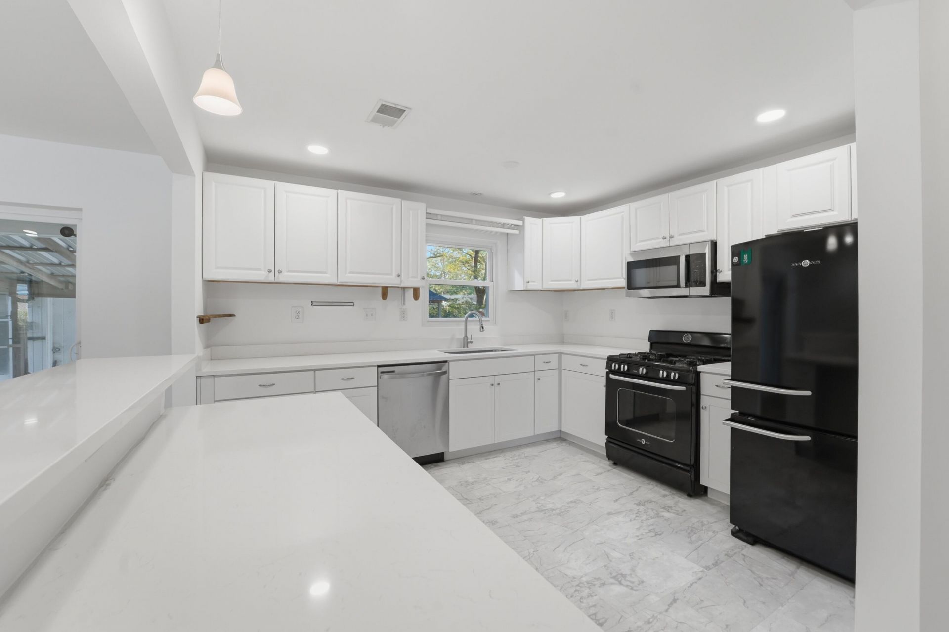 1749 Lady Ashley Street Photo 7