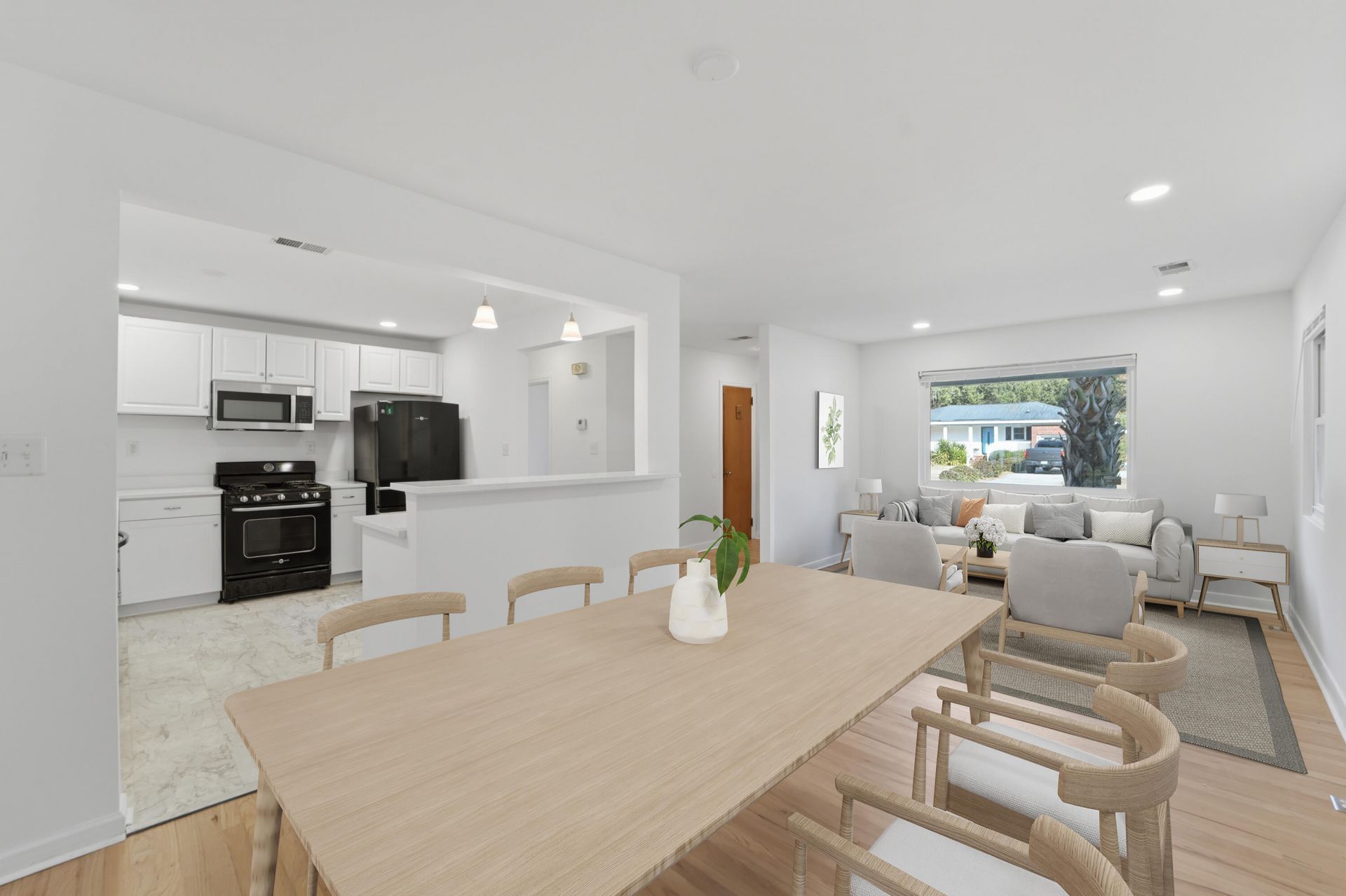 1749 Lady Ashley Street Photo 8