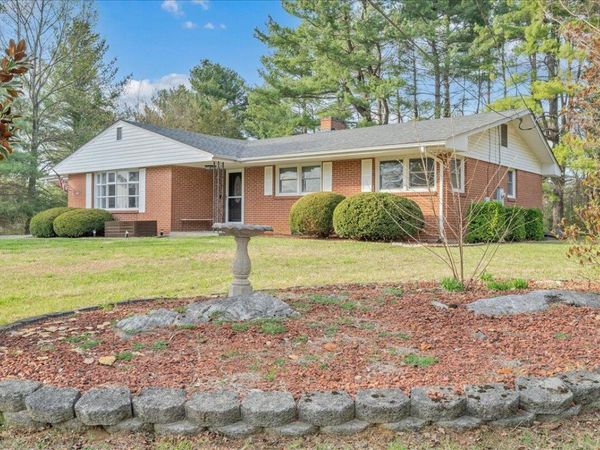 140 Stephens DR , Troutville, VA 24175