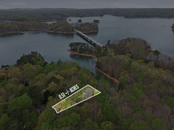 5428 N Cove Road, Gainesville, GA 30504