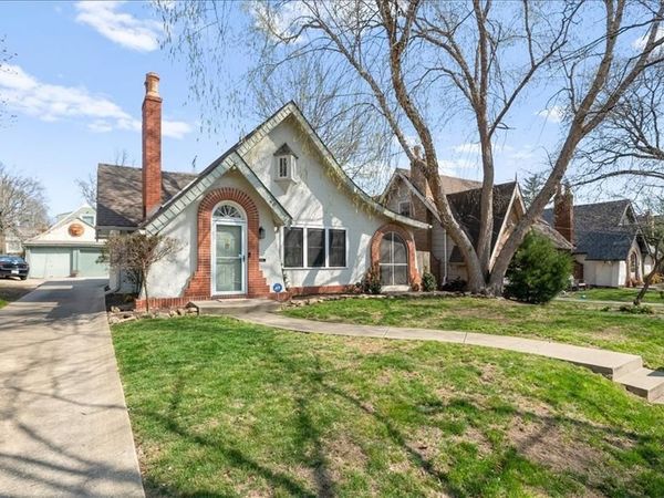 26 E 70th Terrace, Kansas City, MO 64113