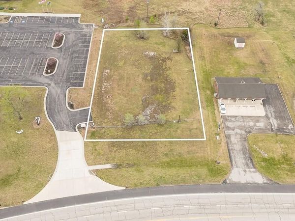 215 State Avenue, Tonganoxie, KS 66086