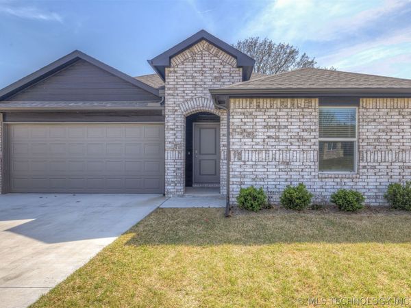 180 Canton Place , Mannford, OK 74044