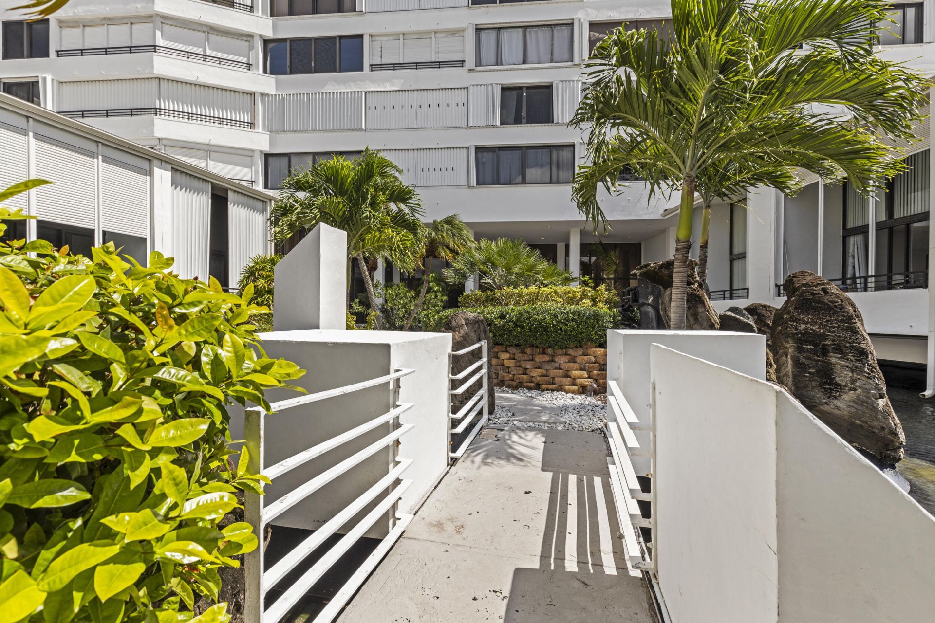 3589 S Ocean Boulevard, Unit 306, South Palm Beach, FL 33480 Photo