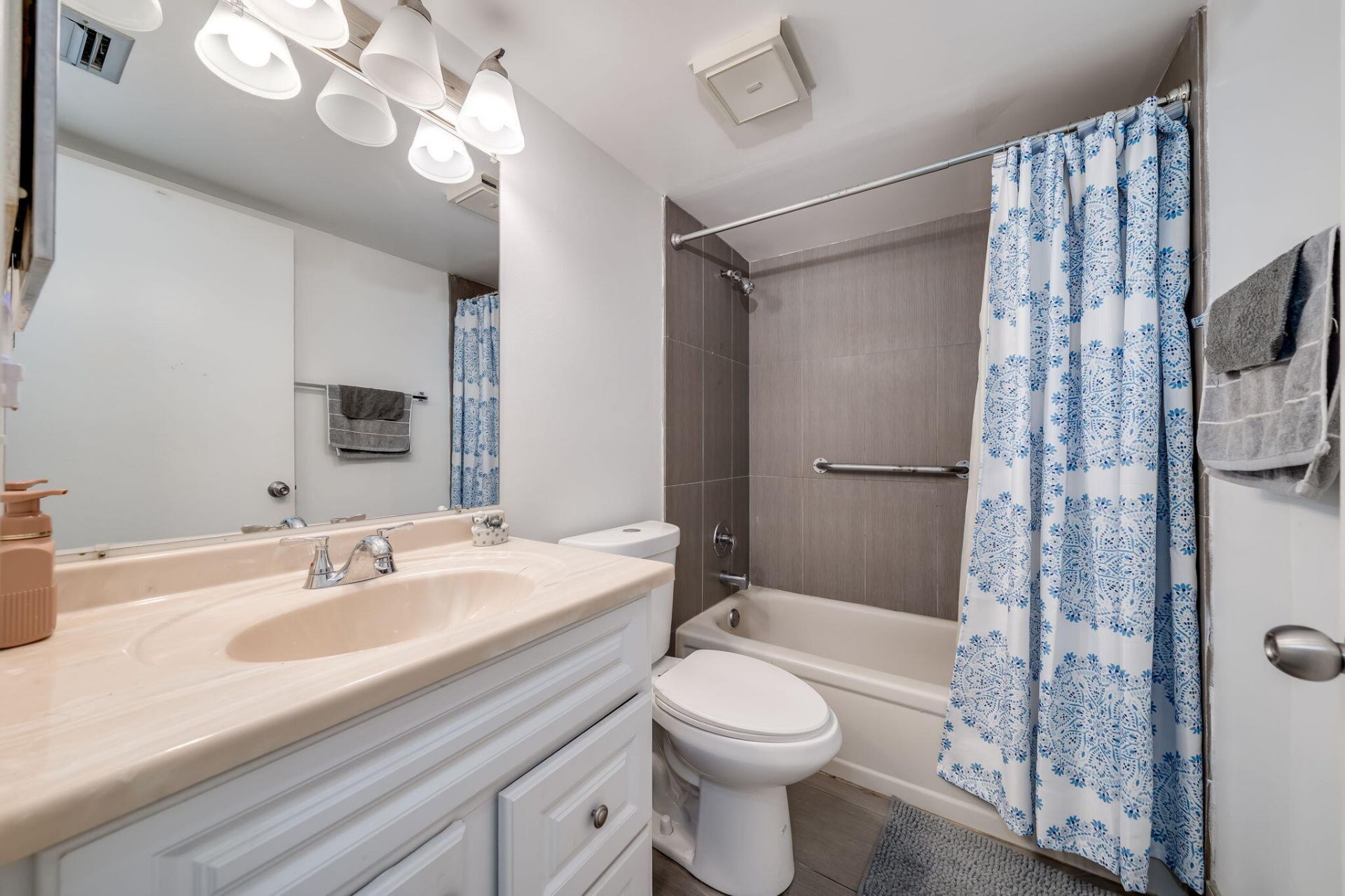 7301 NW 1st Street, Unit 402, Margate, FL 33063 Photo