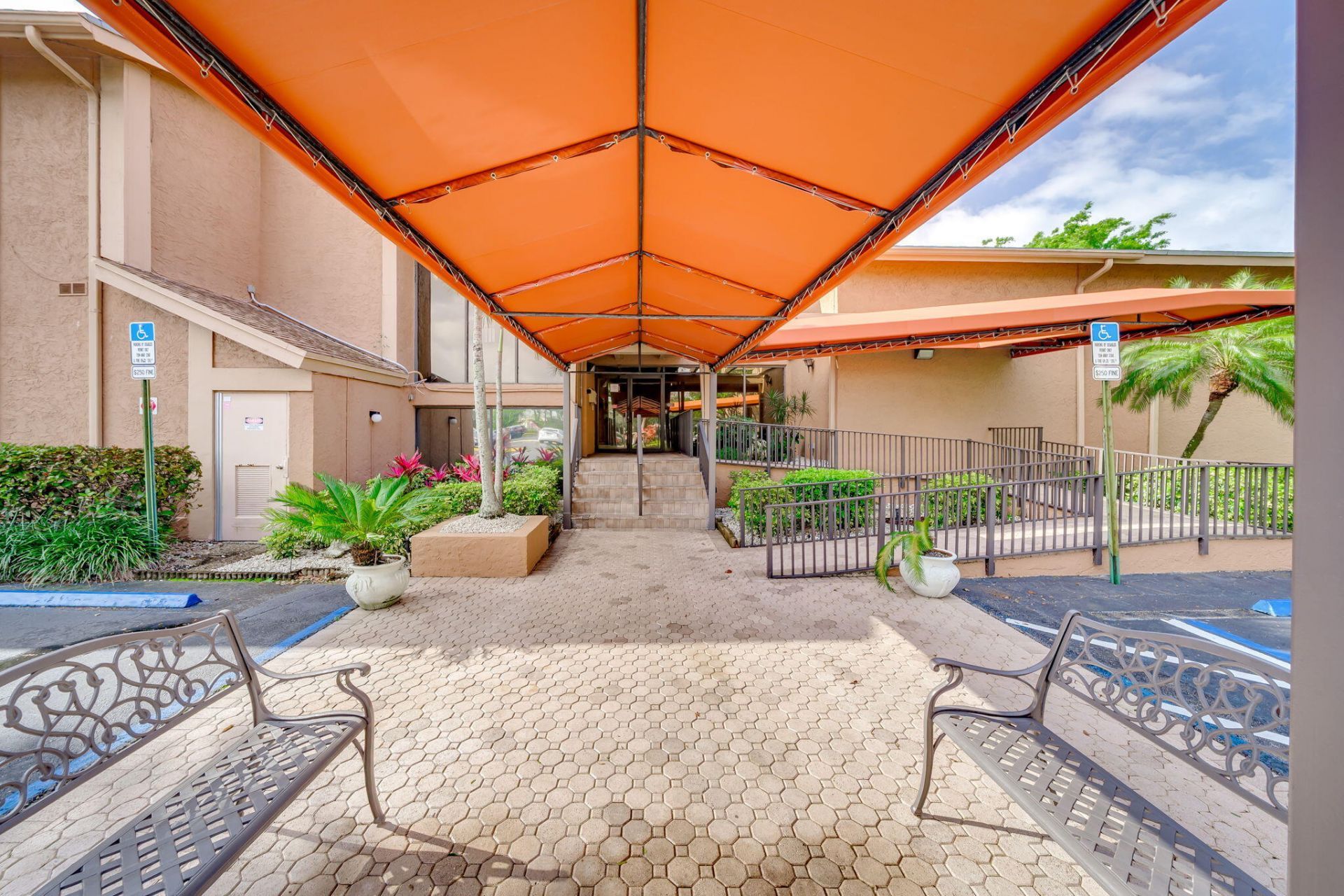 7301 NW 1st Street, Unit 402, Margate, FL 33063 Photo