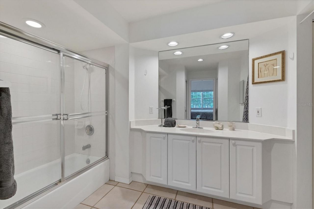 3803 54th Drive W, Unit 202, Bradenton, FL 34210 Photo