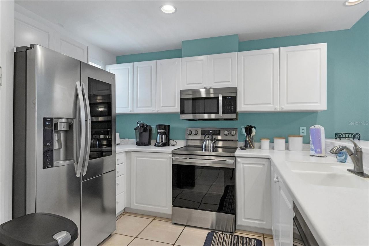 3803 54th Drive W, Unit 202, Bradenton, FL 34210 Photo