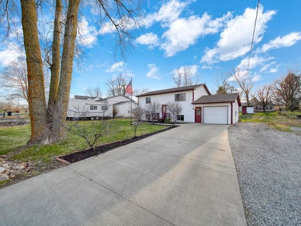 10579 Emerald , Cement City, MI 49233