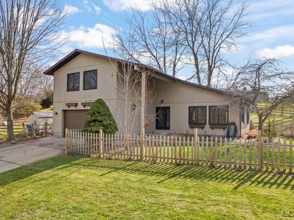 4523 N Clubview , Adrian, MI 49221