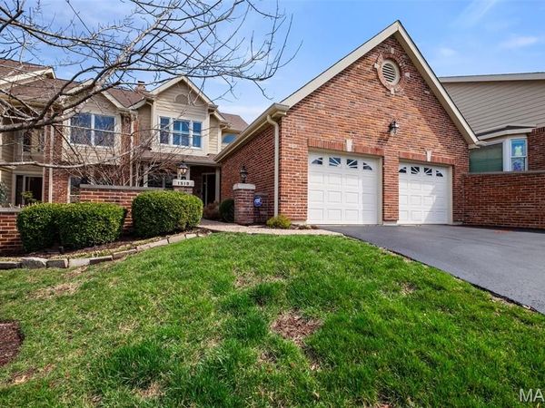 1518 Mallard Pointe Court, Chesterfield, MO 63017
