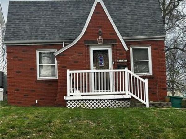 8823 Madge Avenue, Brentwood, MO 63144