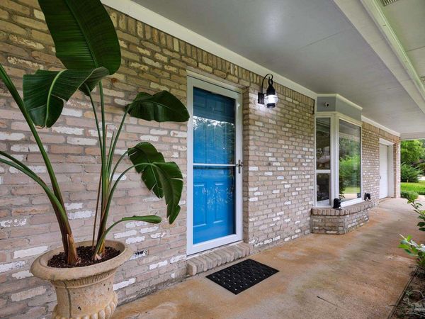 4911 Woodcliff Dr, Pensacola, FL 32504