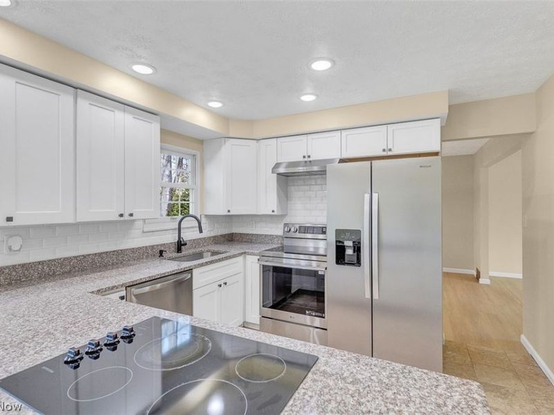 620 Lindford Drive, Bay Village, OH 44140 Photo 5