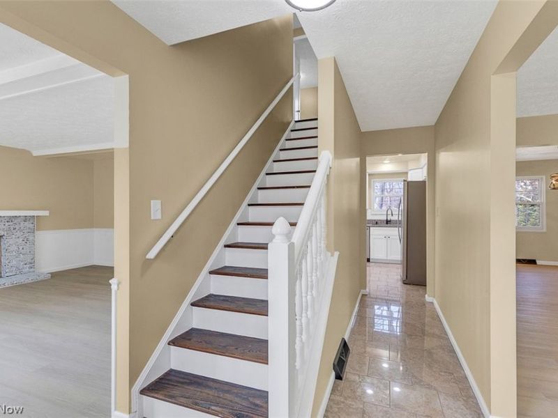 620 Lindford Drive, Bay Village, OH 44140 Photo 8