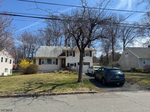 13 Claremont Ave, Livingston, NJ 07039