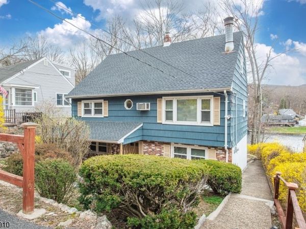 237 Skyline Lake Dr, Ringwood, NJ 07456