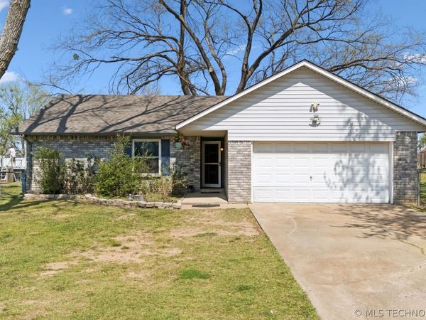 10277 E 2nd Street , Claremore, OK 74019