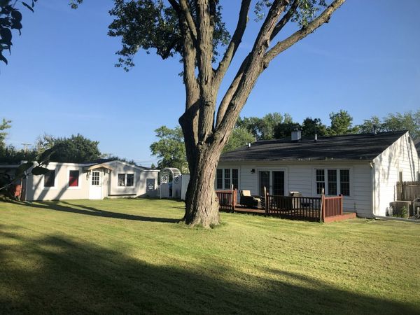 907 W Washington Avenue , Lake Bluff, IL 60044