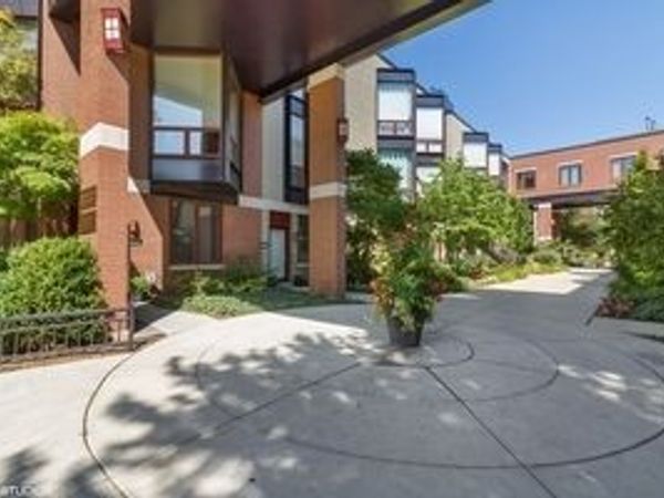 1240 W COTTAGE Place , Chicago, IL 60607