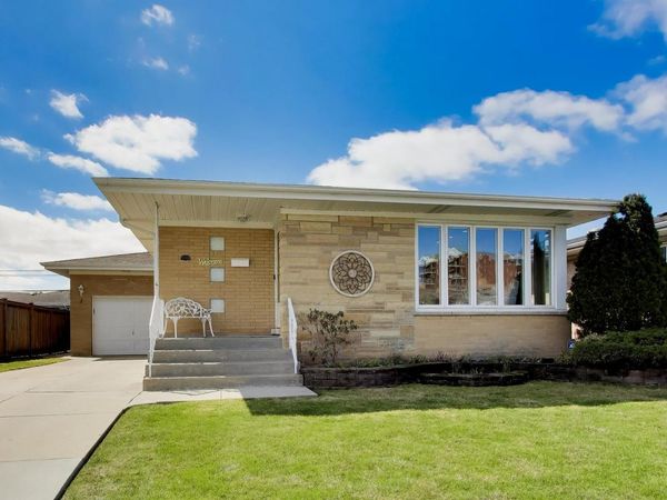 8547 W Saint Joseph Avenue , Chicago, IL 60656