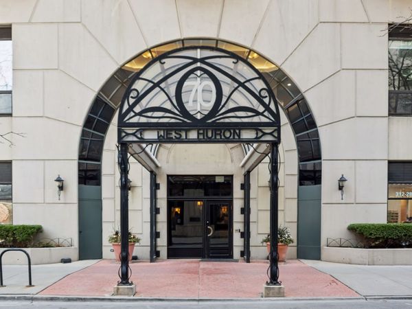 70 W Huron Street , Unit 1704, Chicago, IL 60654