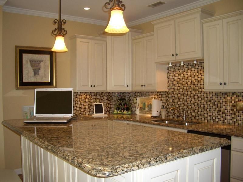 1600 Long Grove Drive Photo 4