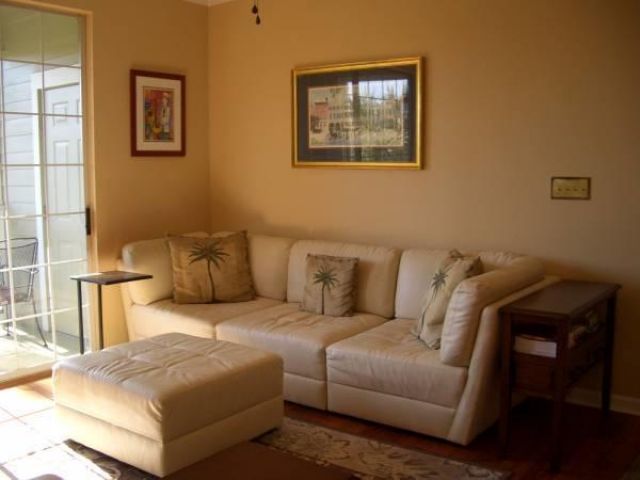 1600 Long Grove Drive Photo 6