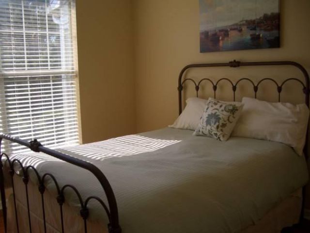 1600 Long Grove Drive Photo 9