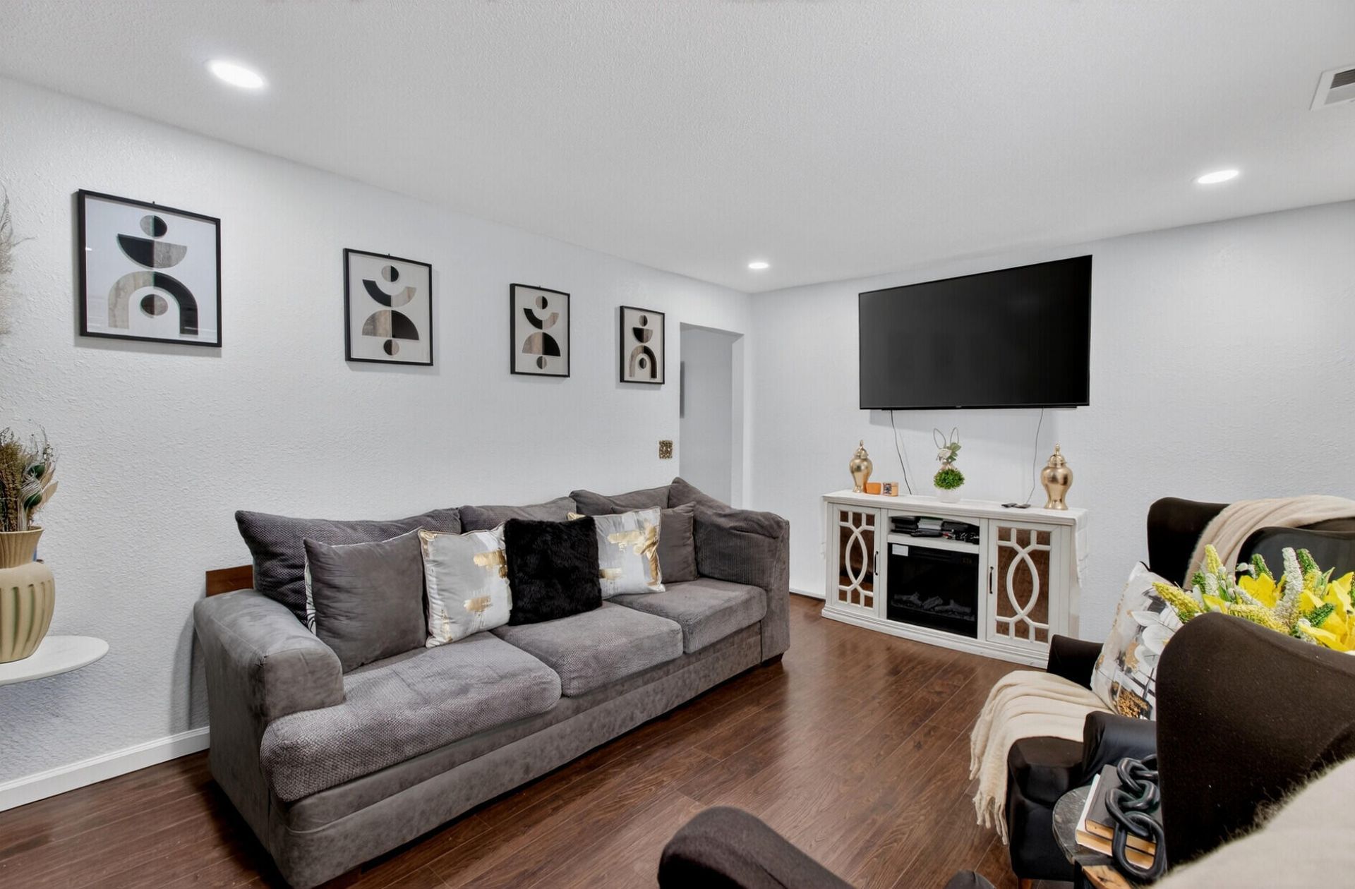 130 Cornell Drive Photo 6