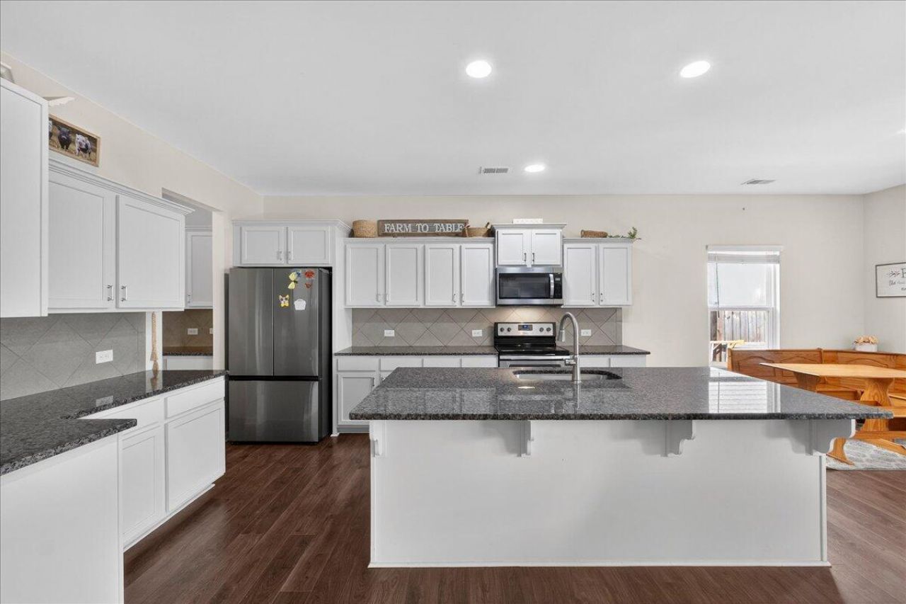 210 Wood Thrush Way Photo 12