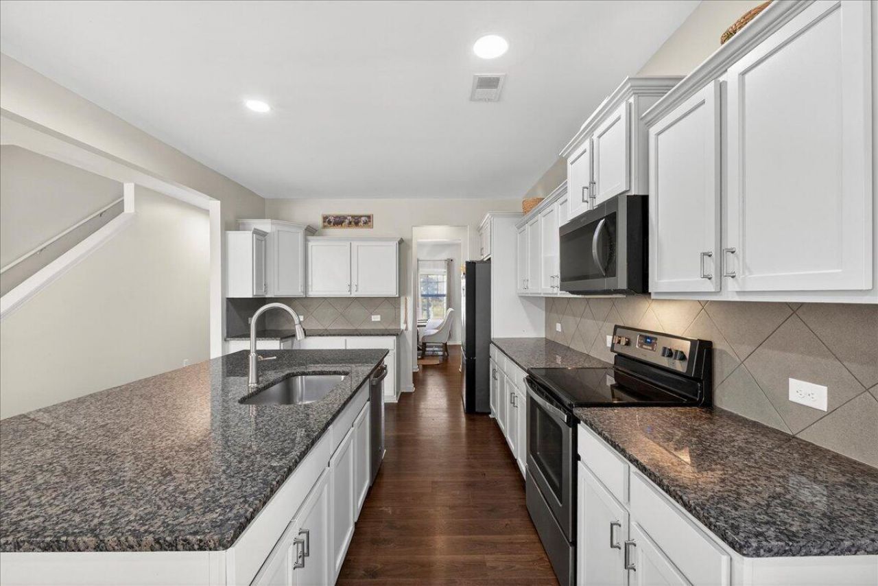 210 Wood Thrush Way Photo 13