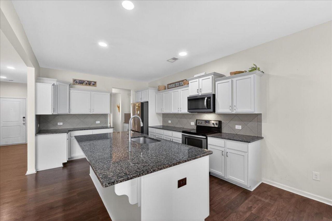 210 Wood Thrush Way Photo 14