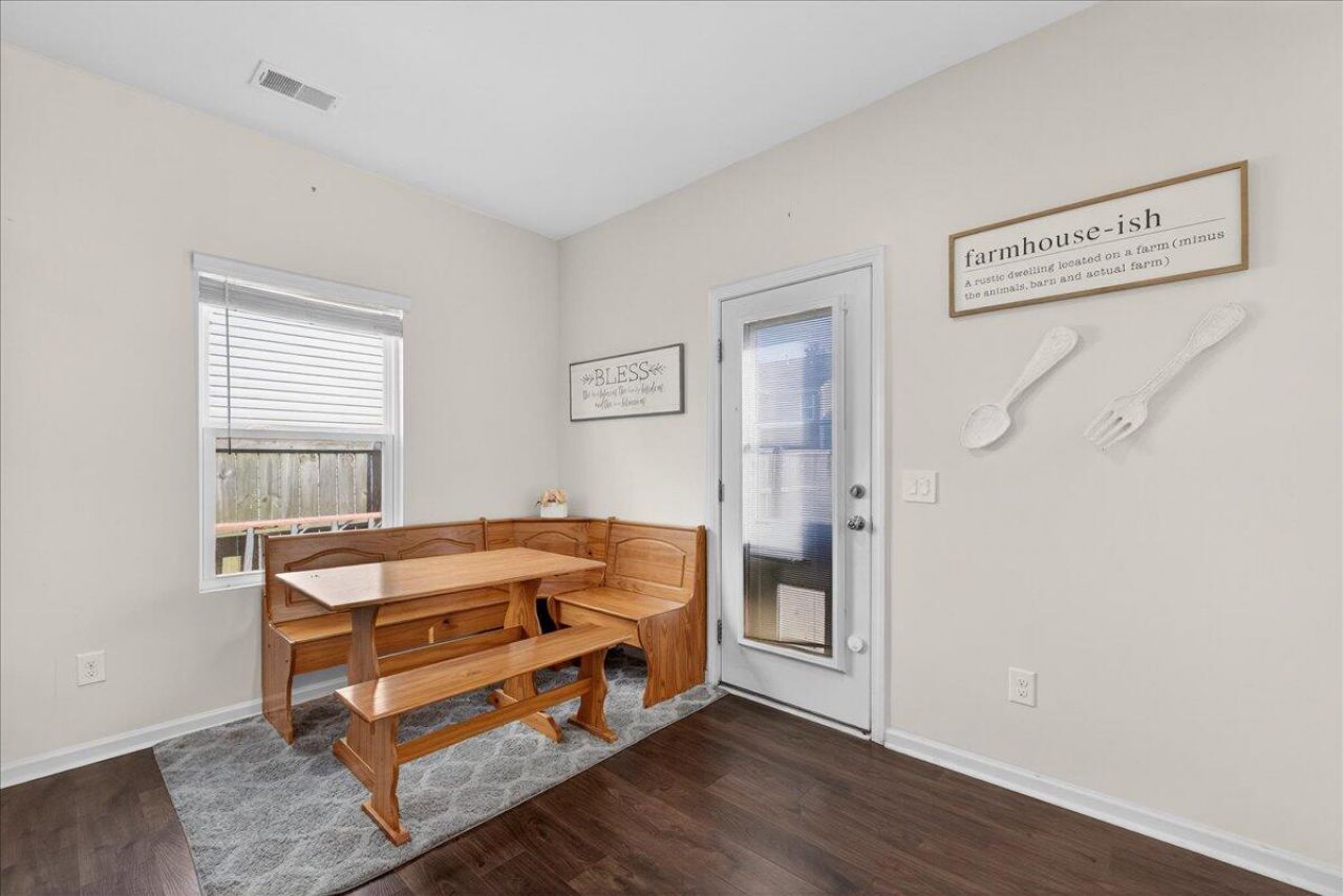 210 Wood Thrush Way Photo 16