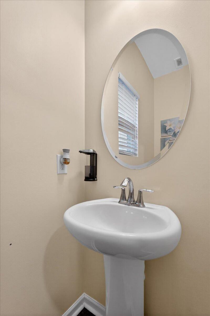 210 Wood Thrush Way Photo 18