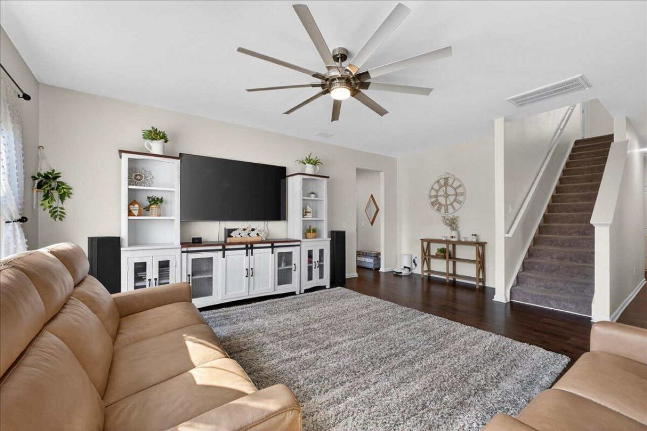 210 Wood Thrush Way Photo 6