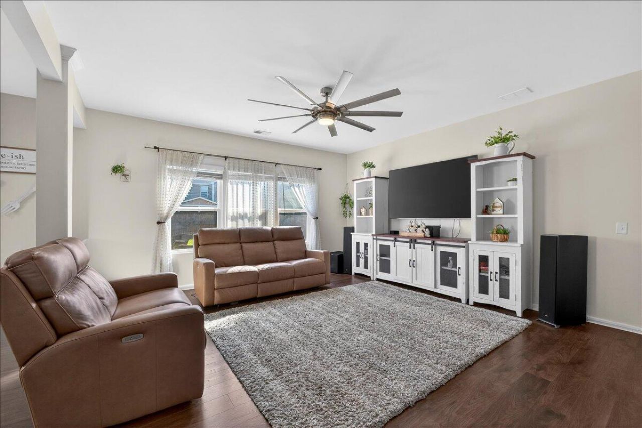 210 Wood Thrush Way Photo 7