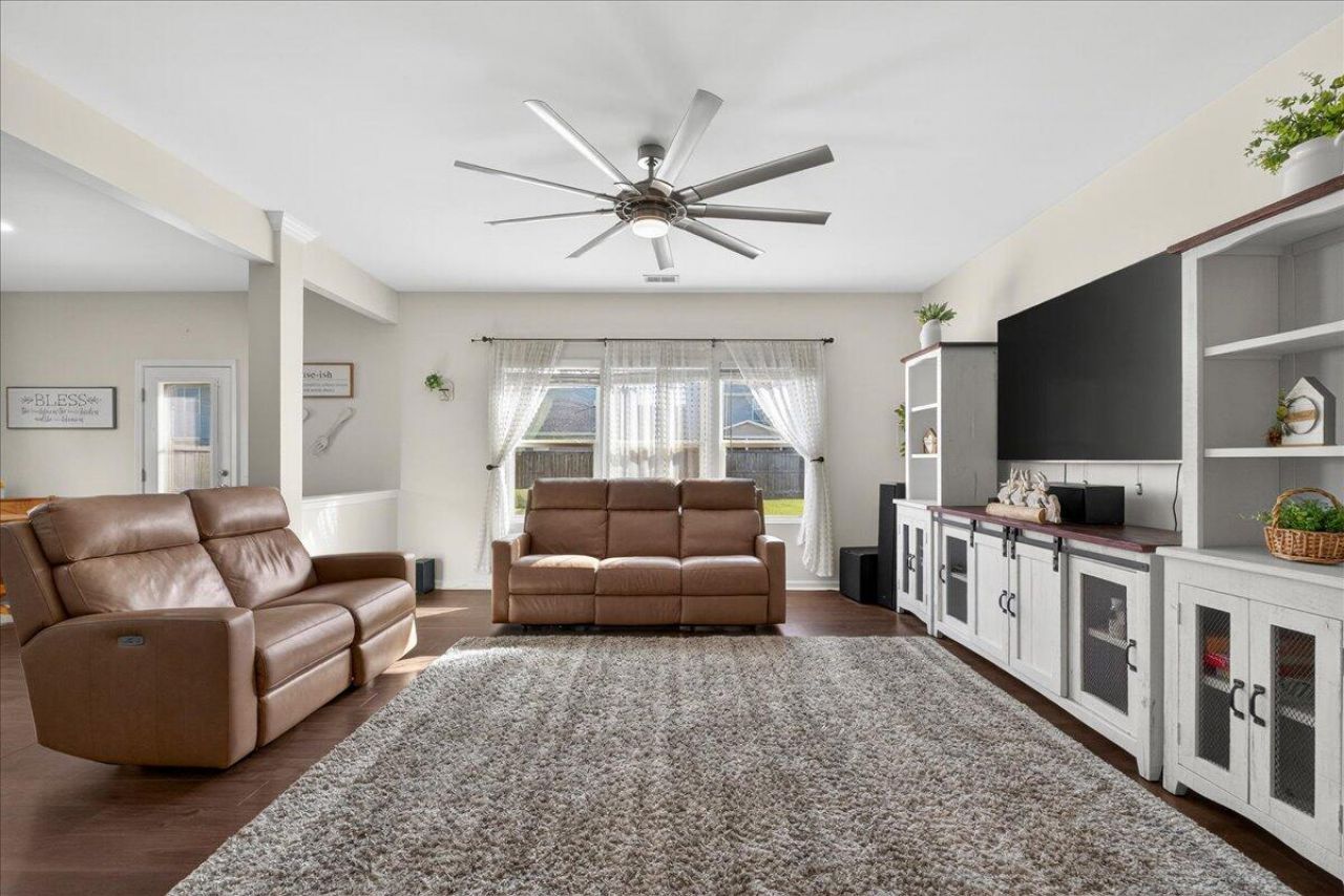 210 Wood Thrush Way Photo 8