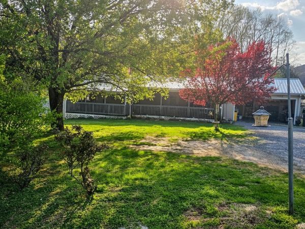 1592 Old Stage Road , Spring City, TN 37381