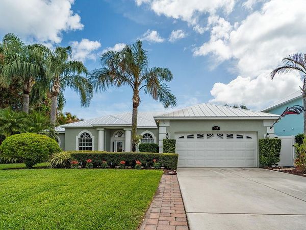527 NW Bellworth Place, Jensen Beach, FL 34957