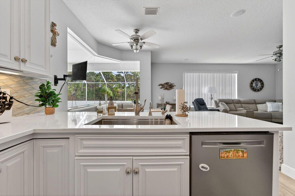 527 NW Bellworth Place, Jensen Beach, FL 34957 Photo